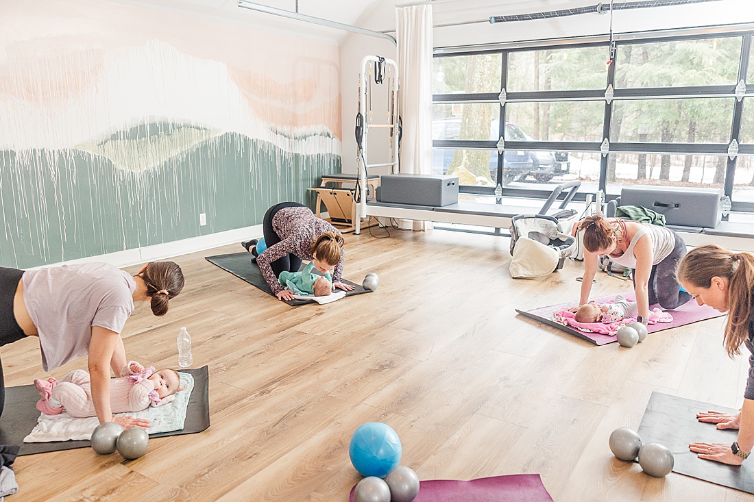 Photos of DanceFIT baby wearing class taken by Sara Sniderman Photography